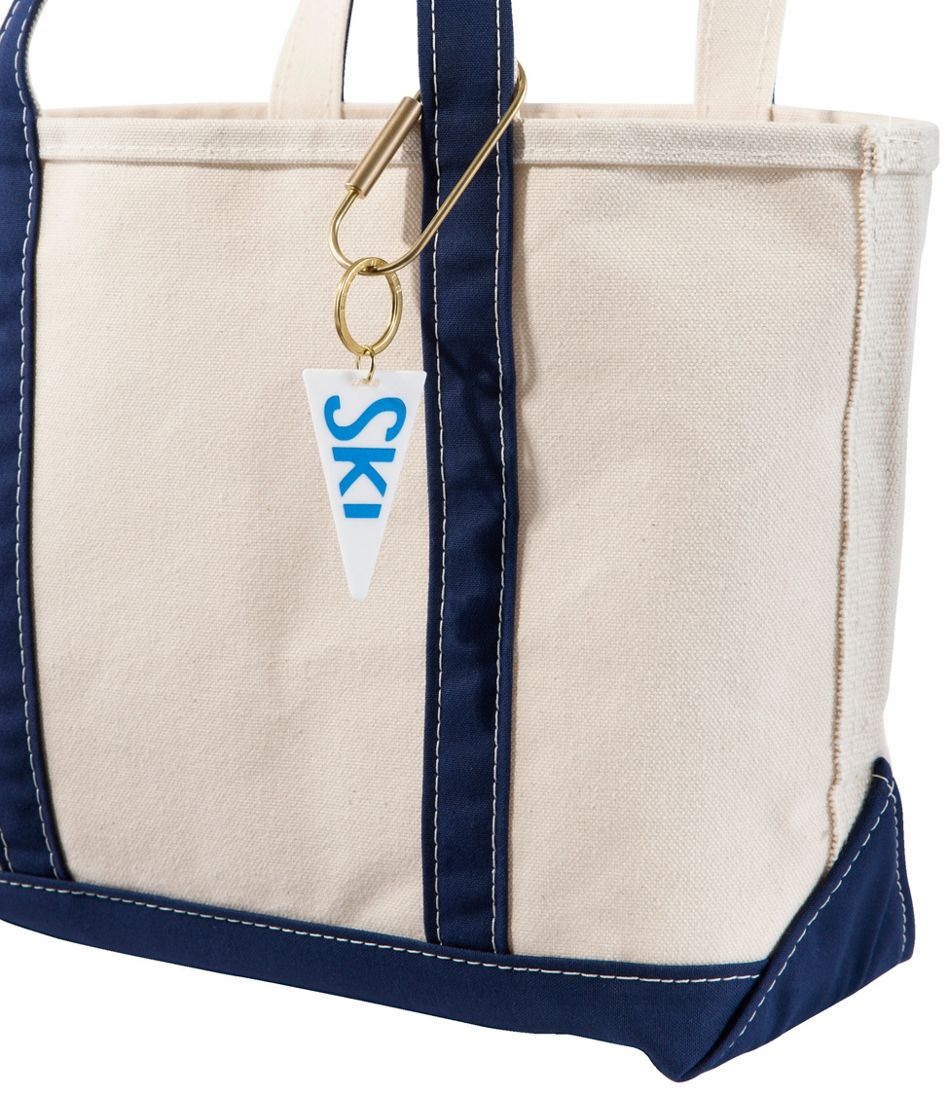 Pennant Charm Ski