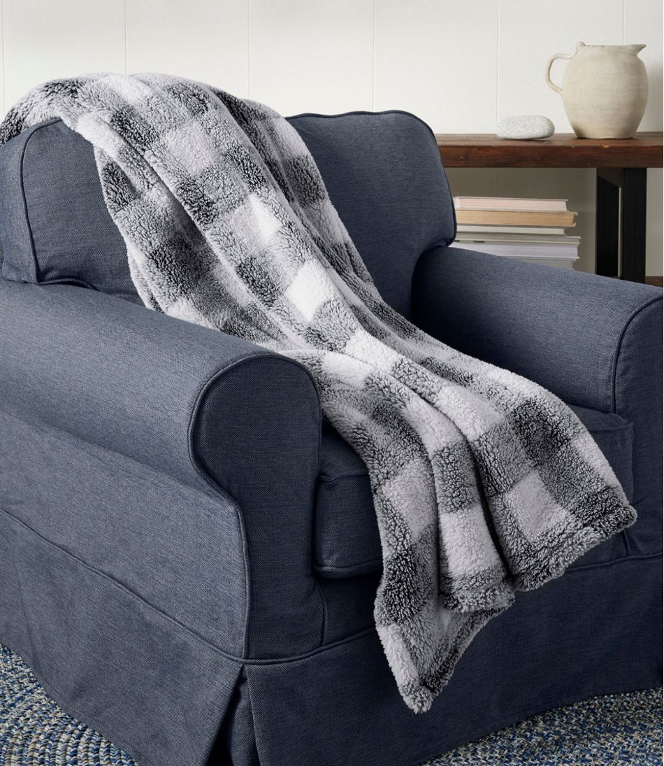 Cozy Plush Throw Plaid
