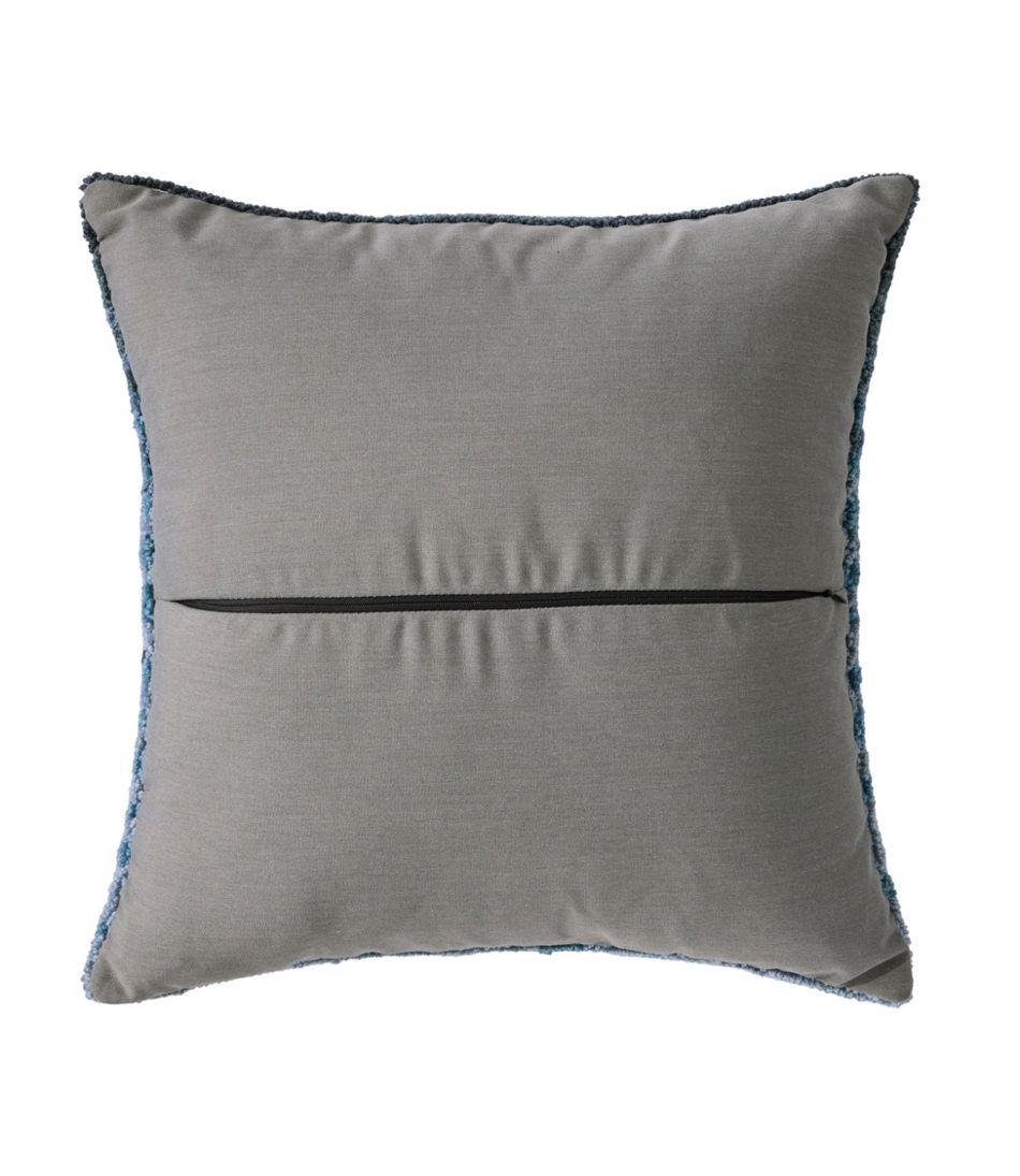 Indoor/Outdoor Hooked Pillow 18x18 Whale