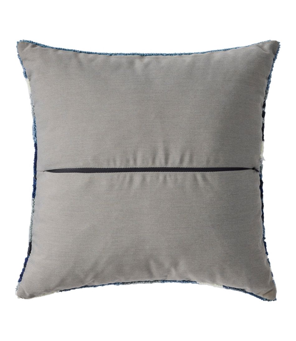 Indoor/Outdoor Hooked Pillow 18x18 Ocean Waves